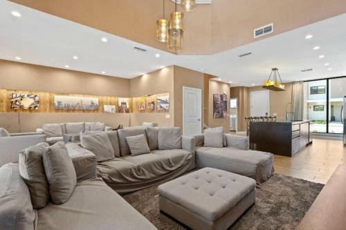 Casa 3 Suítes c Jacuzzi e Churrasq. Disney 6min — 4-Star Luxury Hotel in Orlando, United States