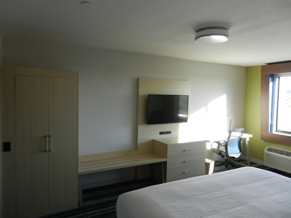 Holiday Inn Express & Suites Phoenix West Buckeye by IHG - photo 8