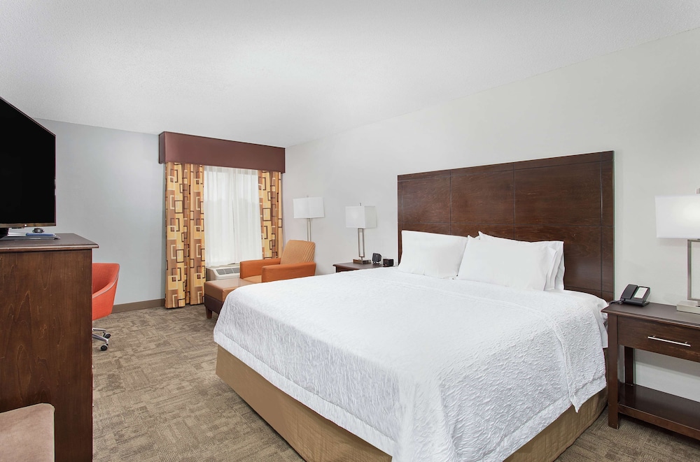 Hampton Inn Cullman - photo 14