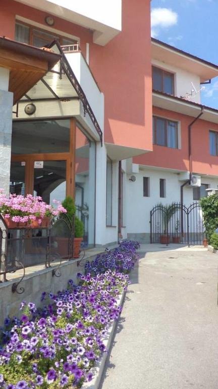 Happy Ring Guest Rooms in Haskovo, Bulgaria