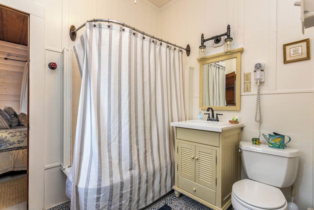 Redwood Hollow Cottages - photo 90
