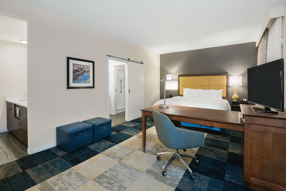 Hampton Inn & Suites San Antonio Brooks City Base - photo 15