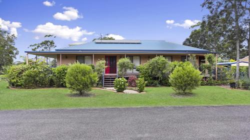 Sunset Cottage — 4-Star Luxury Hotel in Hawks Nest, Australia