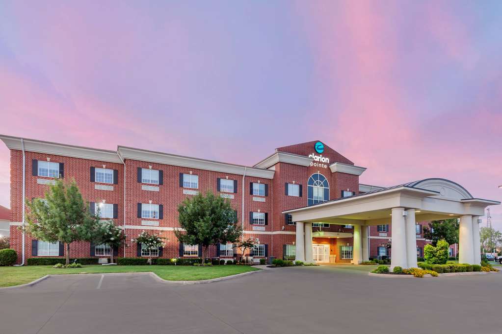 Clarion Pointe Sulphur Springs - photo 3