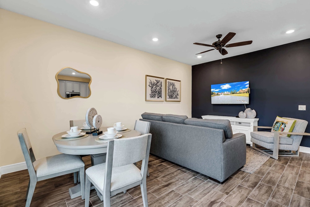 Caribbean Dreamin Vibrant Margaritaville Resort - photo 26