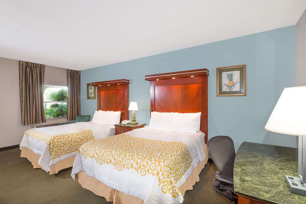 Days Inn by Wyndham Miami Airport North - photo 19