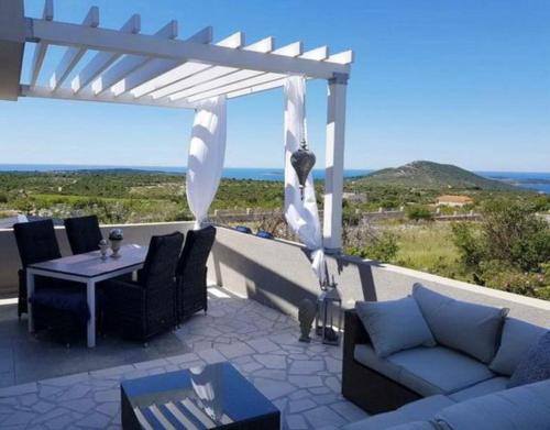 Apartman SeaShell — 4-Star Luxury Hotel in Primosten, Croatia