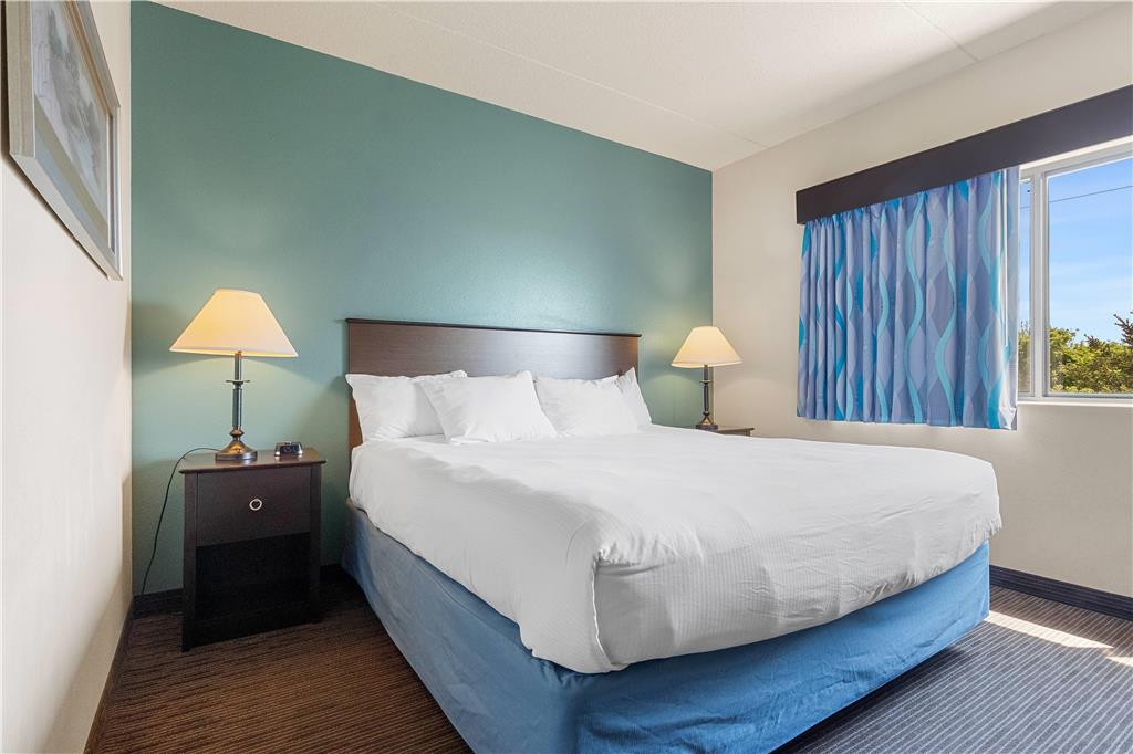 AmericInn by Wyndham Green Bay East - photo 46
