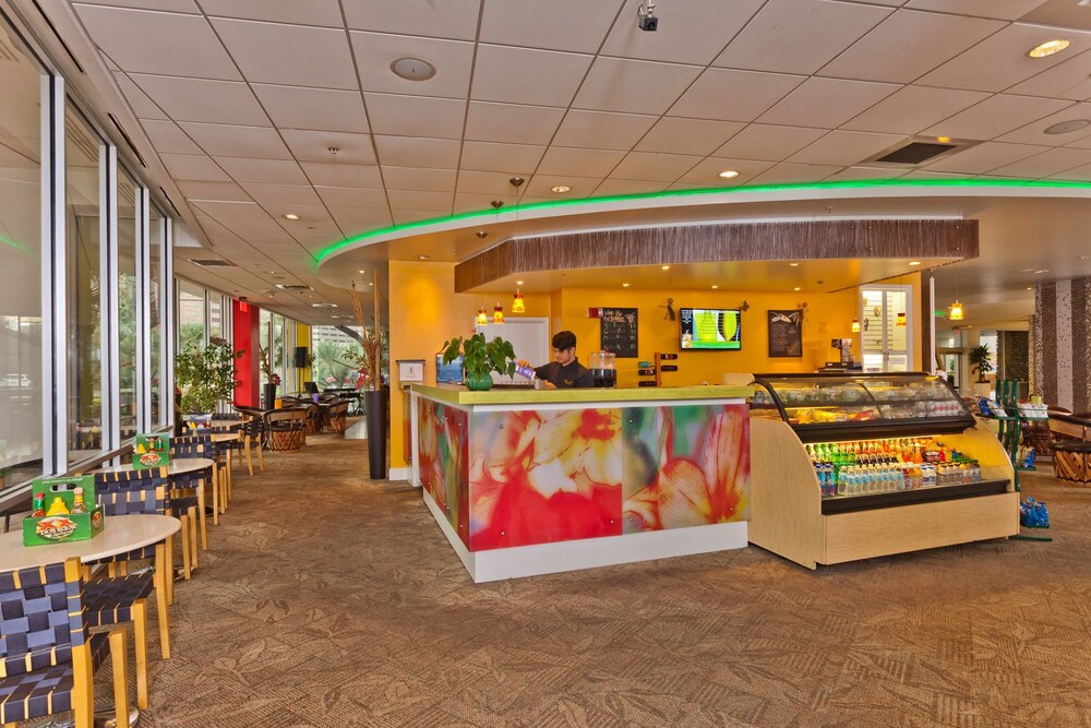 El Tropicano Riverwalk Hotel - photo 22