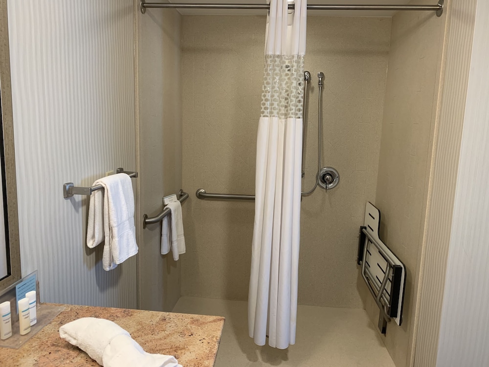 Hampton Inn & Suites California University Pittsburgh - photo 23