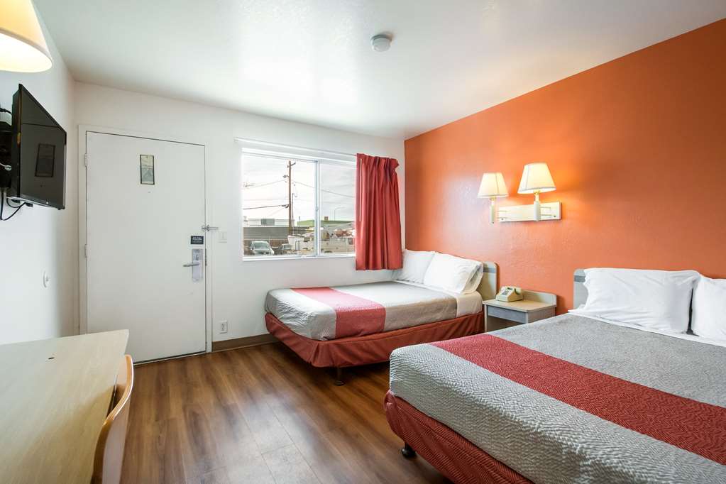 Motel 6 Wendover UT - photo 14