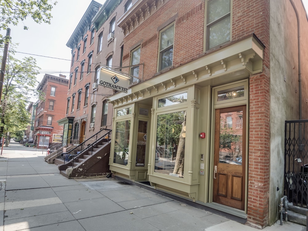Deedee's Townhome Hamilton Park — 4-Star Luxury Hotel in Jersey City, United States