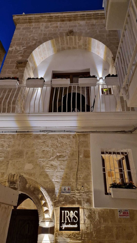 Iris Apartments — 4-Star Luxury Hotel in Monopoli, Italy