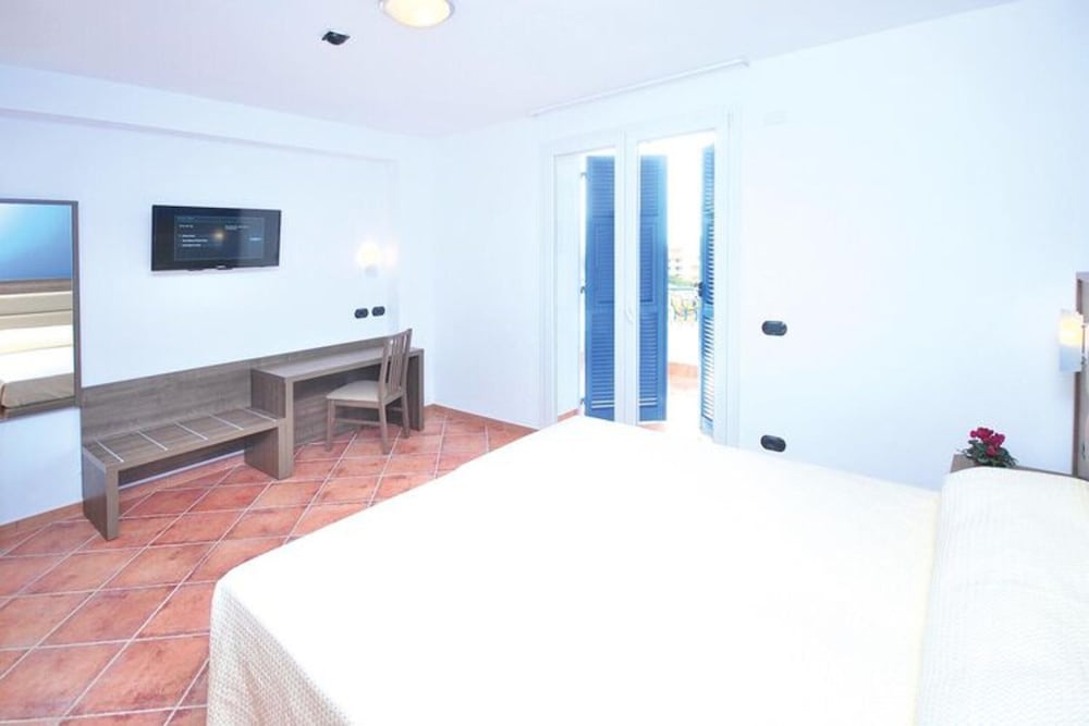 Holiday Resort Ai Pozzi Village Resort Loano — hotel in Loano