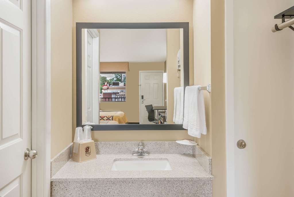 Super 8 by Wyndham Bryant Little Rock Area - photo 13