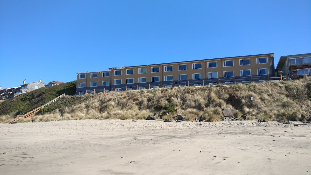 Sailor Jack's Oceanfront Inn - photo 61