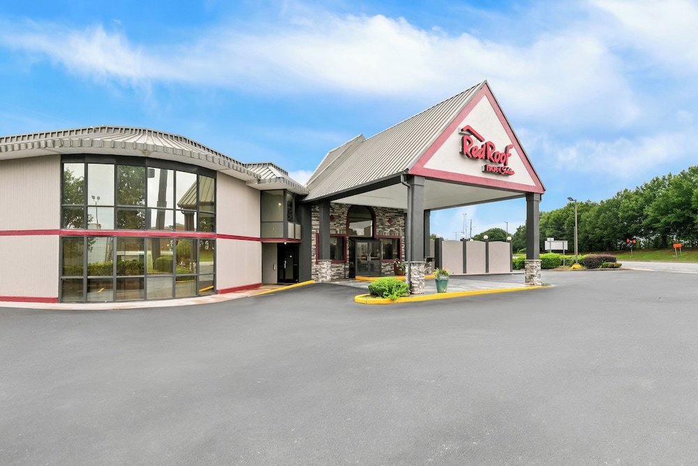 Red Roof Inn & Suites Duncan - photo 35