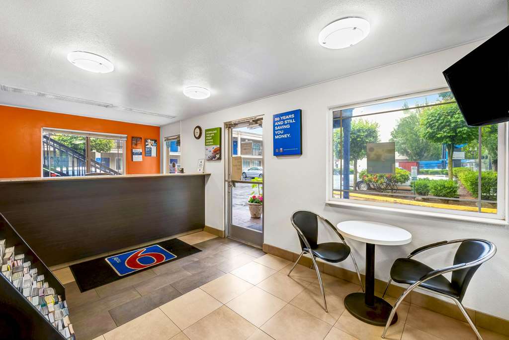 Motel6 Portland OR Downtown - photo 15