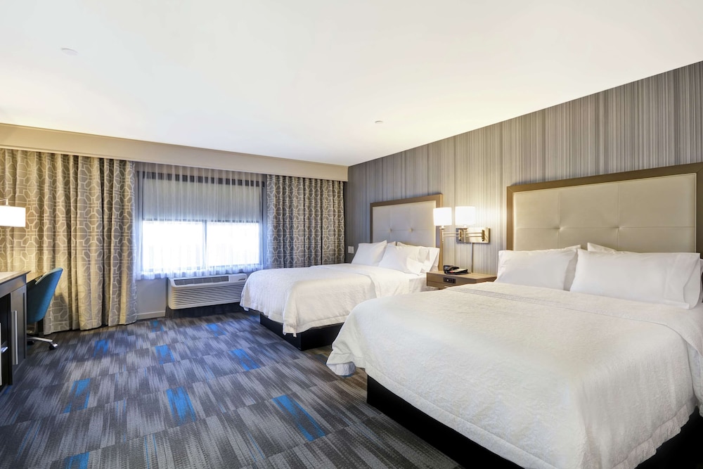 Hampton Inn & Suites Los Angeles Burbank Airport - photo 9