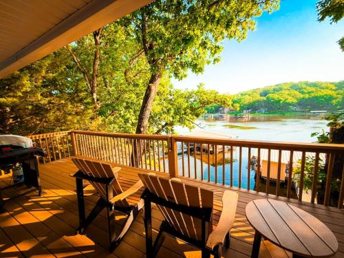 Lakefront 4BD2BADockGrillDecksFirepit 12PP — hotel in Camdenton