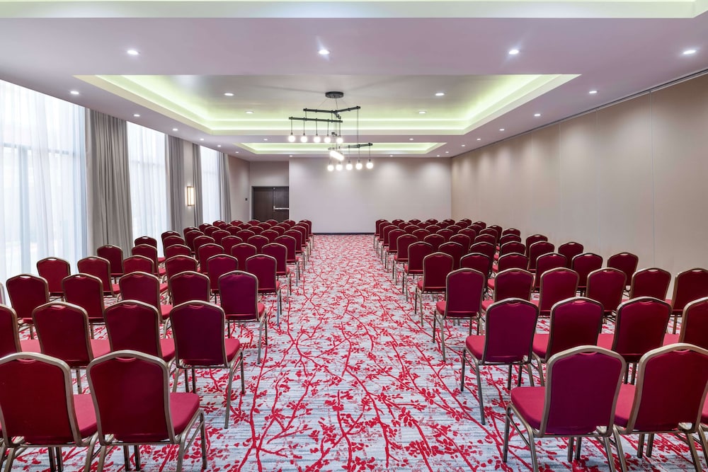 Hilton Garden Inn Pomona Chino - photo 37