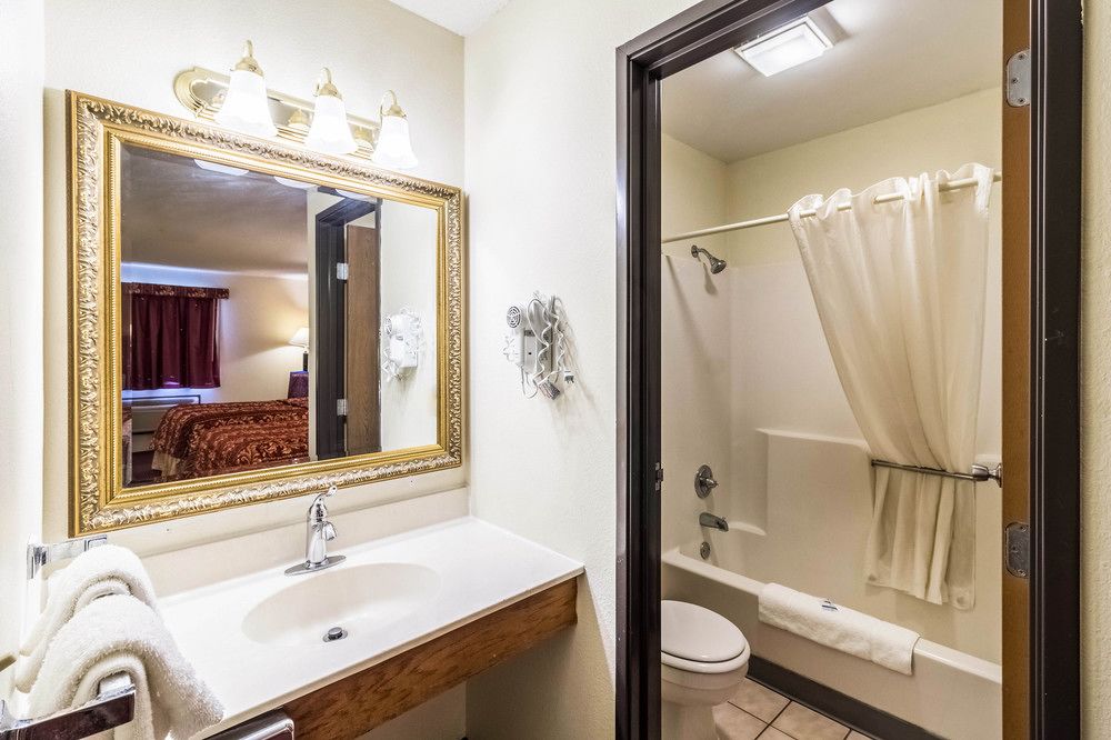 Rodeway Inn Baxter - photo 22