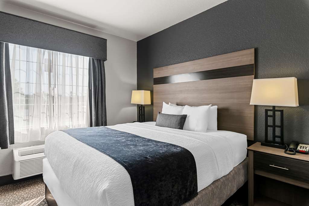 Best Western Sherwood Inn & Suites - photo 17