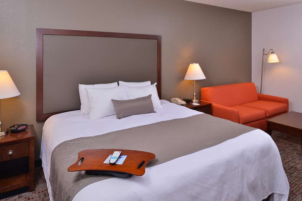 Best Western Plus Wichita West Airport Inn - photo 11
