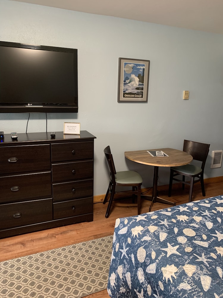 South Jetty Inn - photo 19