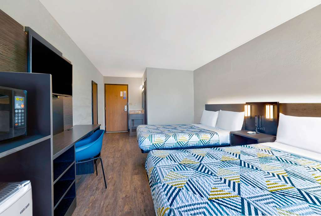 Motel 6 Cedar Rapids IA Airport - photo 12