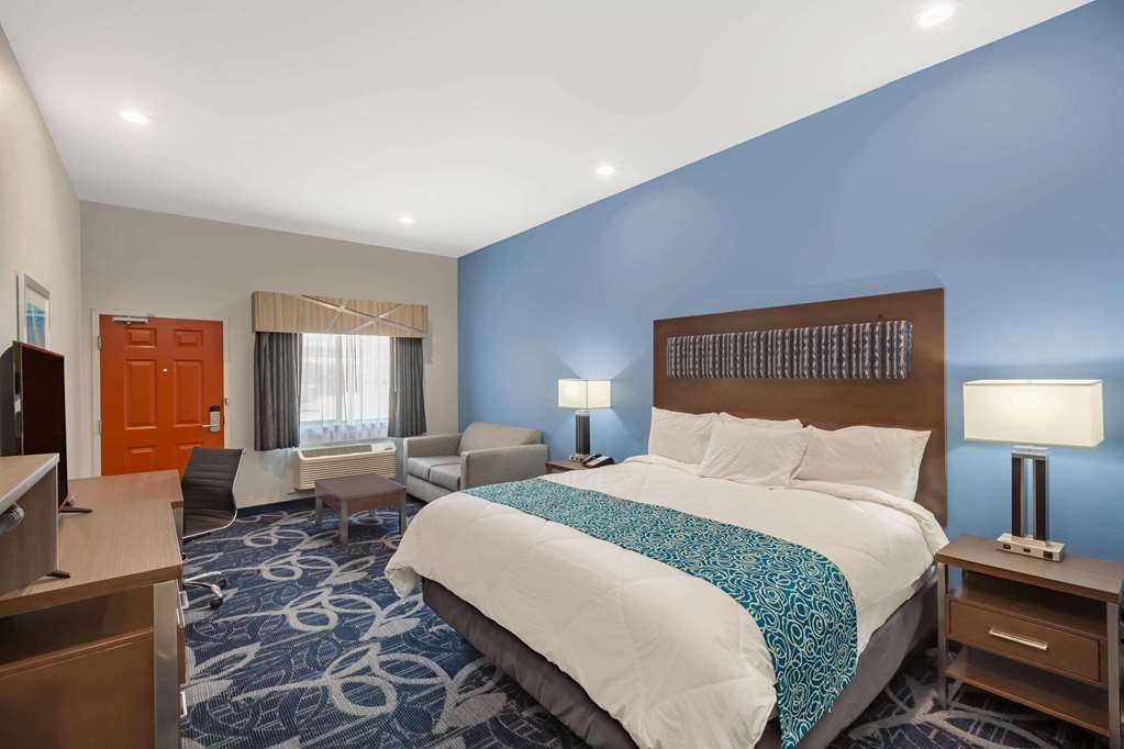 Baymont by Wyndham Houston Hobby Airport - photo 10