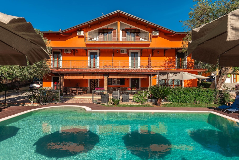 Bb La Mortella With Pool — Roccadaspide