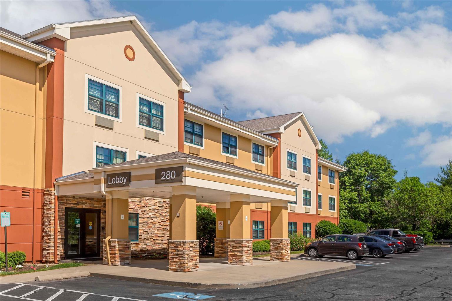 Extended Stay America Suites Foxboro Norton — hotel in Norton