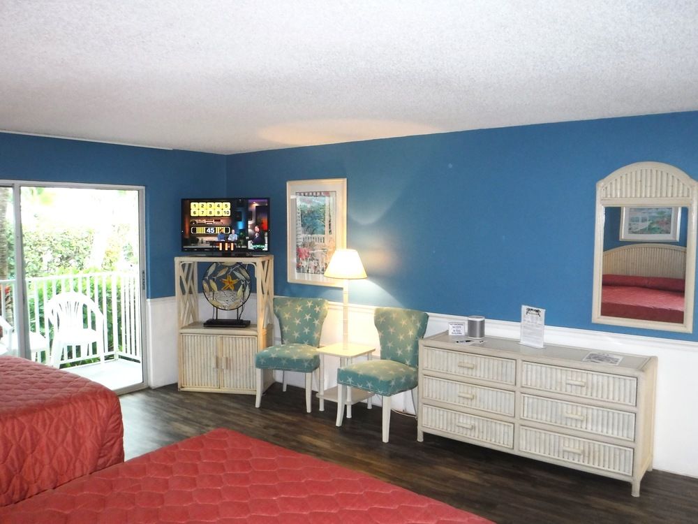 Waterside Inn on the Beach - photo 6