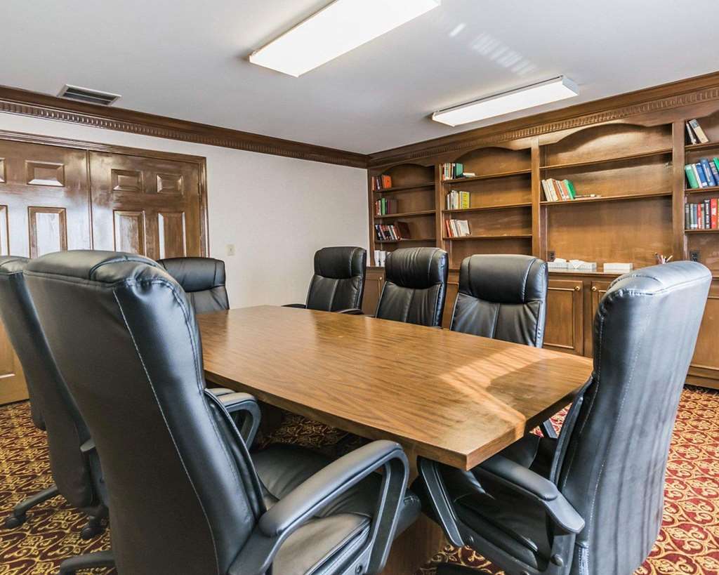 Quality Inn & Suites University Airport - photo 34