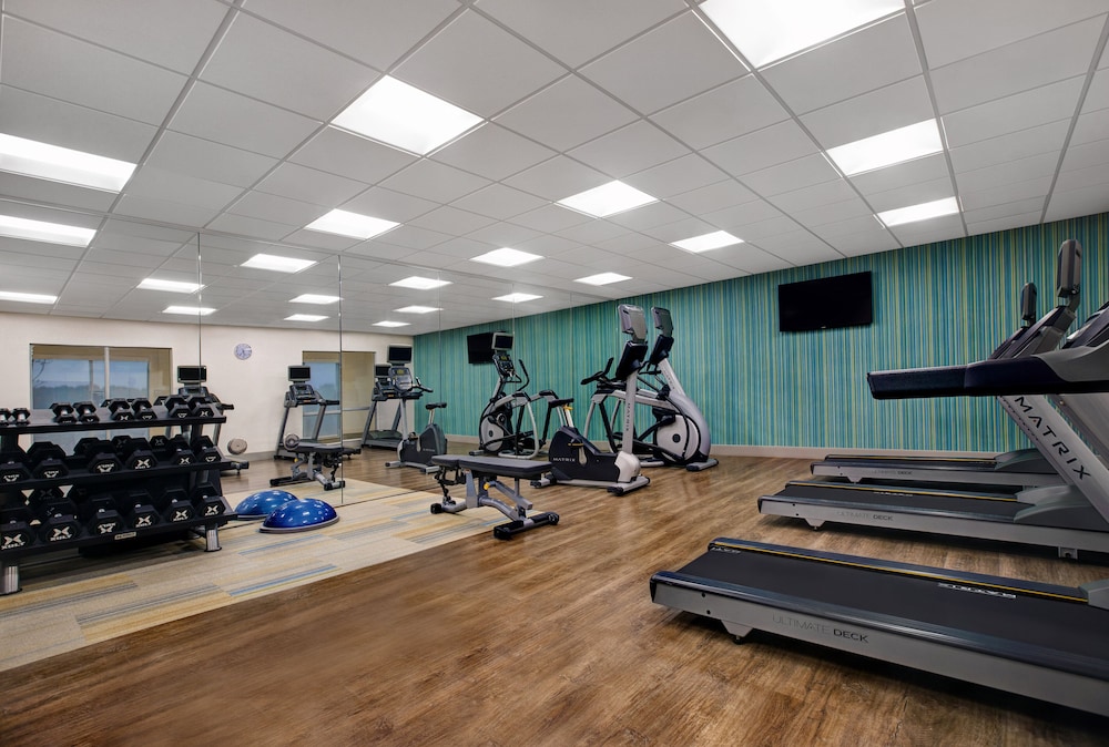 Holiday Inn Express & Suites Milwaukee Brookfield by IHG - photo 29