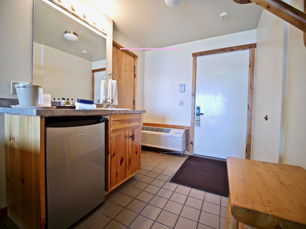 Whaleback Inn - photo 8