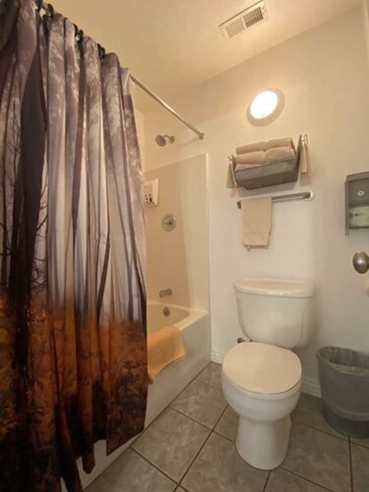 The Snuggle Inn - photo 67