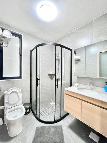 Spacious Elegant Three Bedroom Apartment With Swimming Pool Fully Equipped Gym Ample Parking Space Child Play Area And A Relaxing Rooftop With Amazing Scenic Views