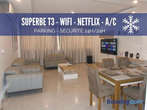 Appartement Chic au Almadies Proche Plage et Commerce — 4-Star Luxury Hotel in Dakar, Senegal