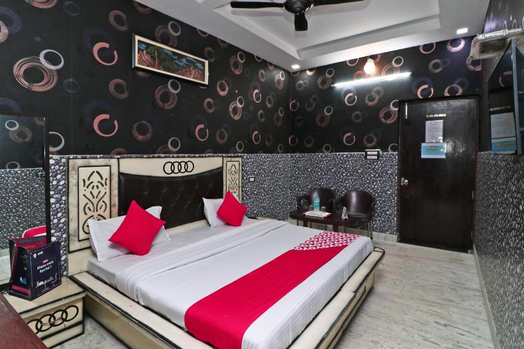 OYO 16656 Hotel Apple Green in Hisar, India