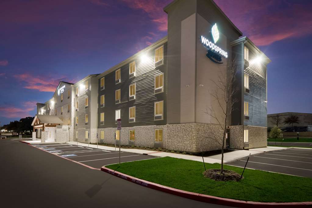 WoodSpring Suites San Antonio UTSA Medical Center - photo 4