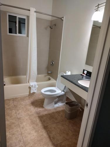 Economy Inn Richmond - photo 15