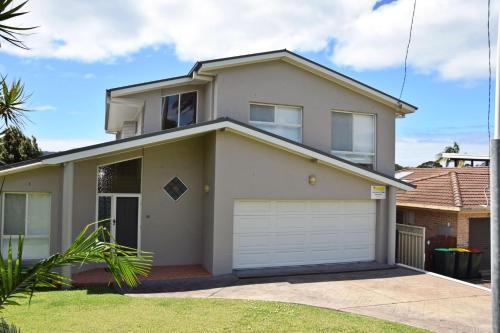 Pete’s Place Bring your own linen. in South West Rocks, Australia