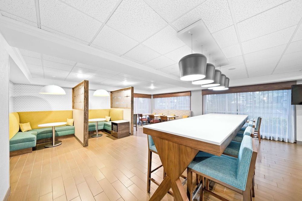 Hampton Inn Lincoln South Heritage Park - photo 4