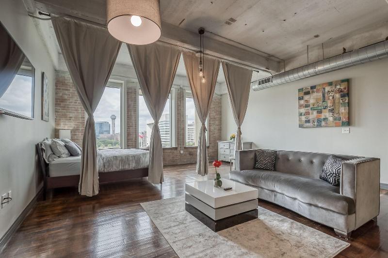 Luxury Downtown Dallas Stay by Amyfinehouse - photo 45