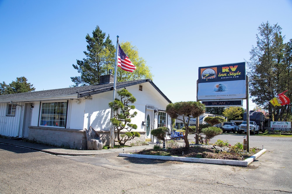 Pacific Motel and RV - photo 42