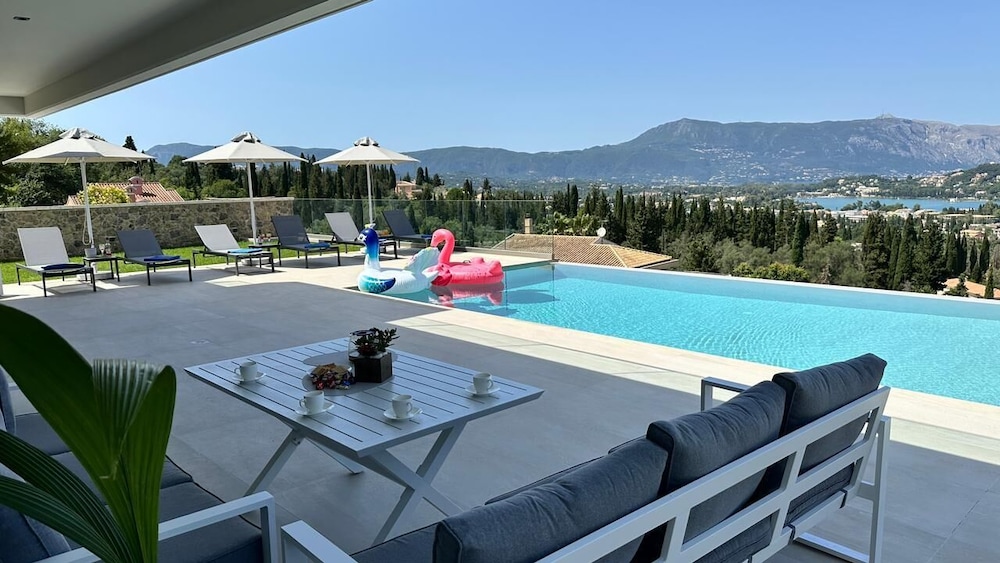 Villa Antonis — 4-Star Luxury Hotel in Corfu, Greece