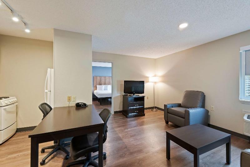 Extended Stay America Charlotte University Place E. McCullough Dr. - photo 33
