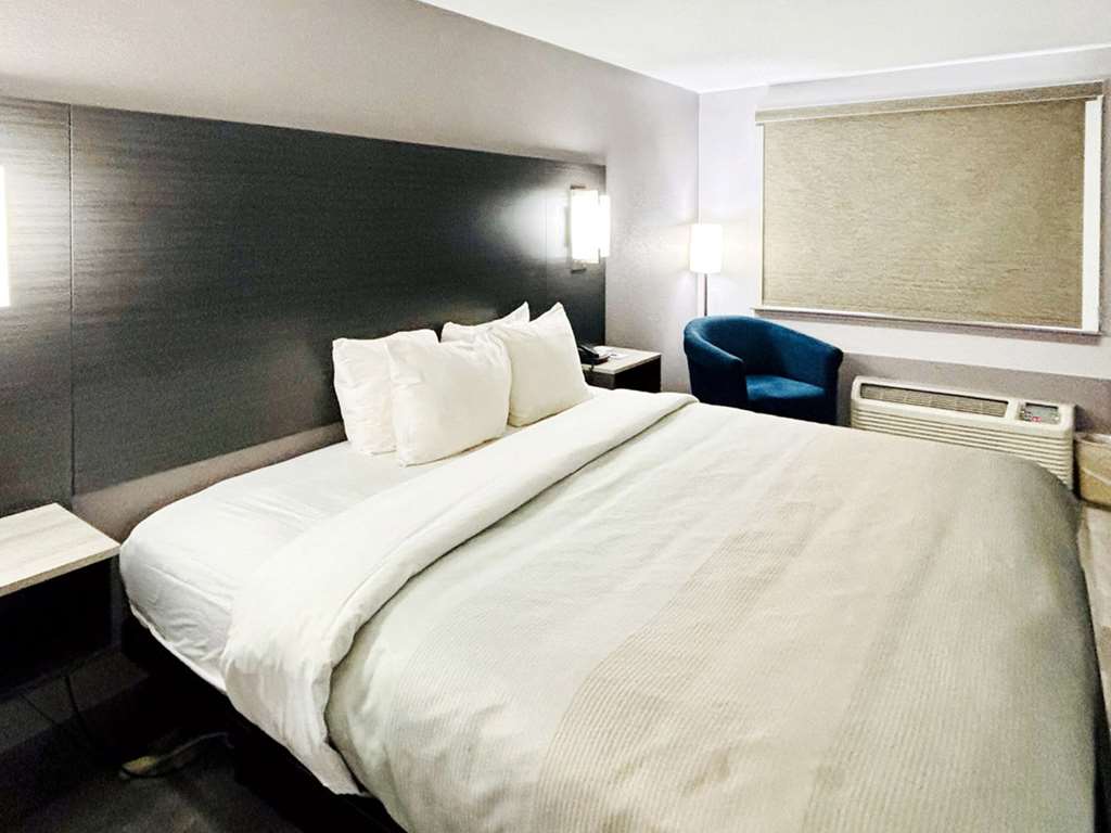 Quality Inn Raynham Taunton - photo 9